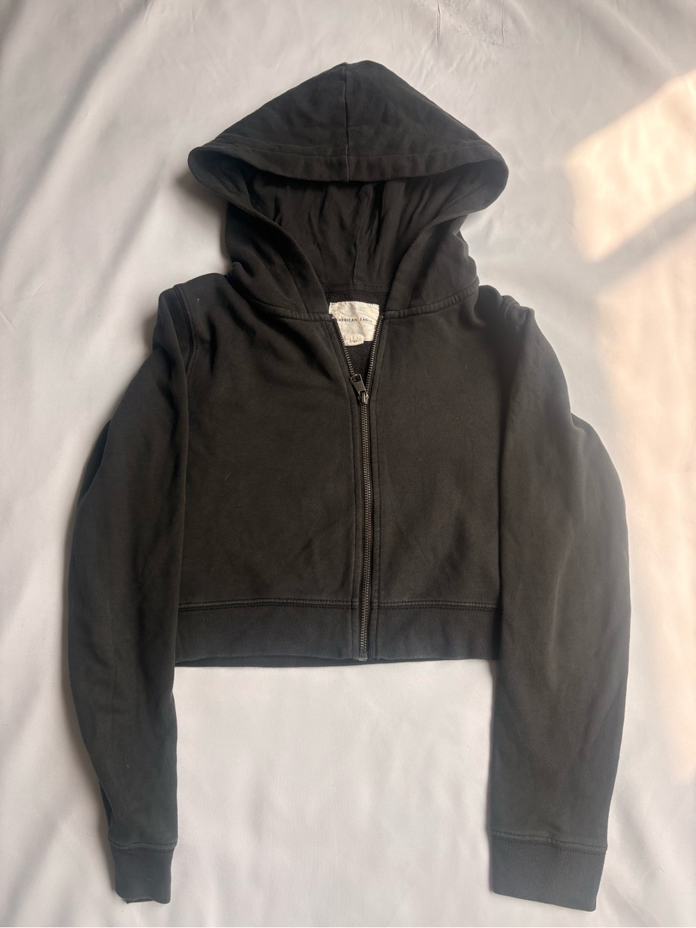 American Eagle Outfitters Black Cropped Zip-Up Hoodie
